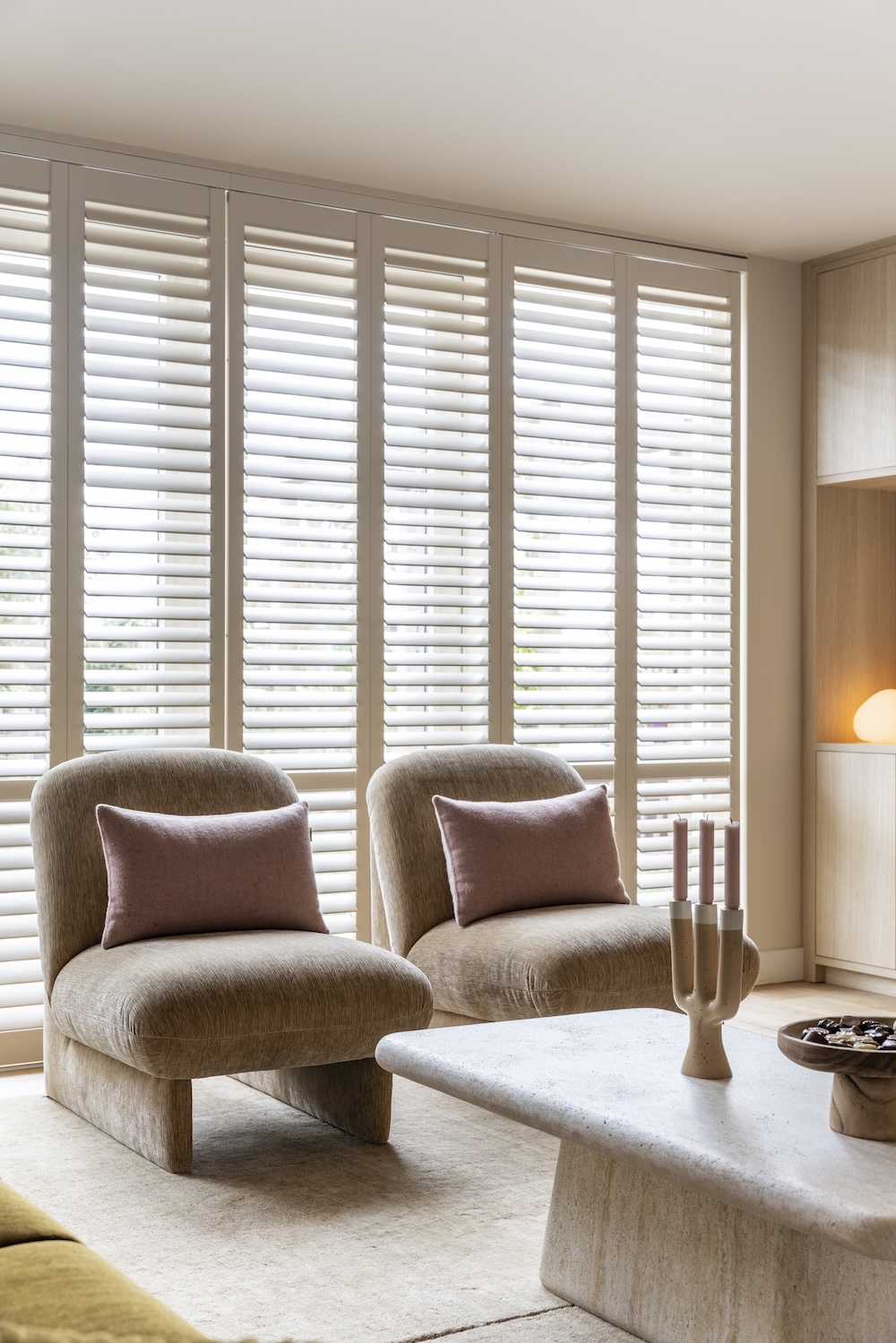 Foto Raamdecoratie pakt de hoofdrol FotoRaamdecoratie pakt de hoofdrol